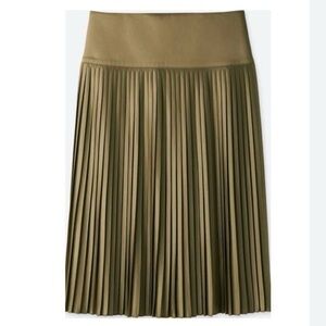 UNIQLO U Women’s Pleated Midi Skirt | Olive | Size 8 |Classic | Dark Academia
